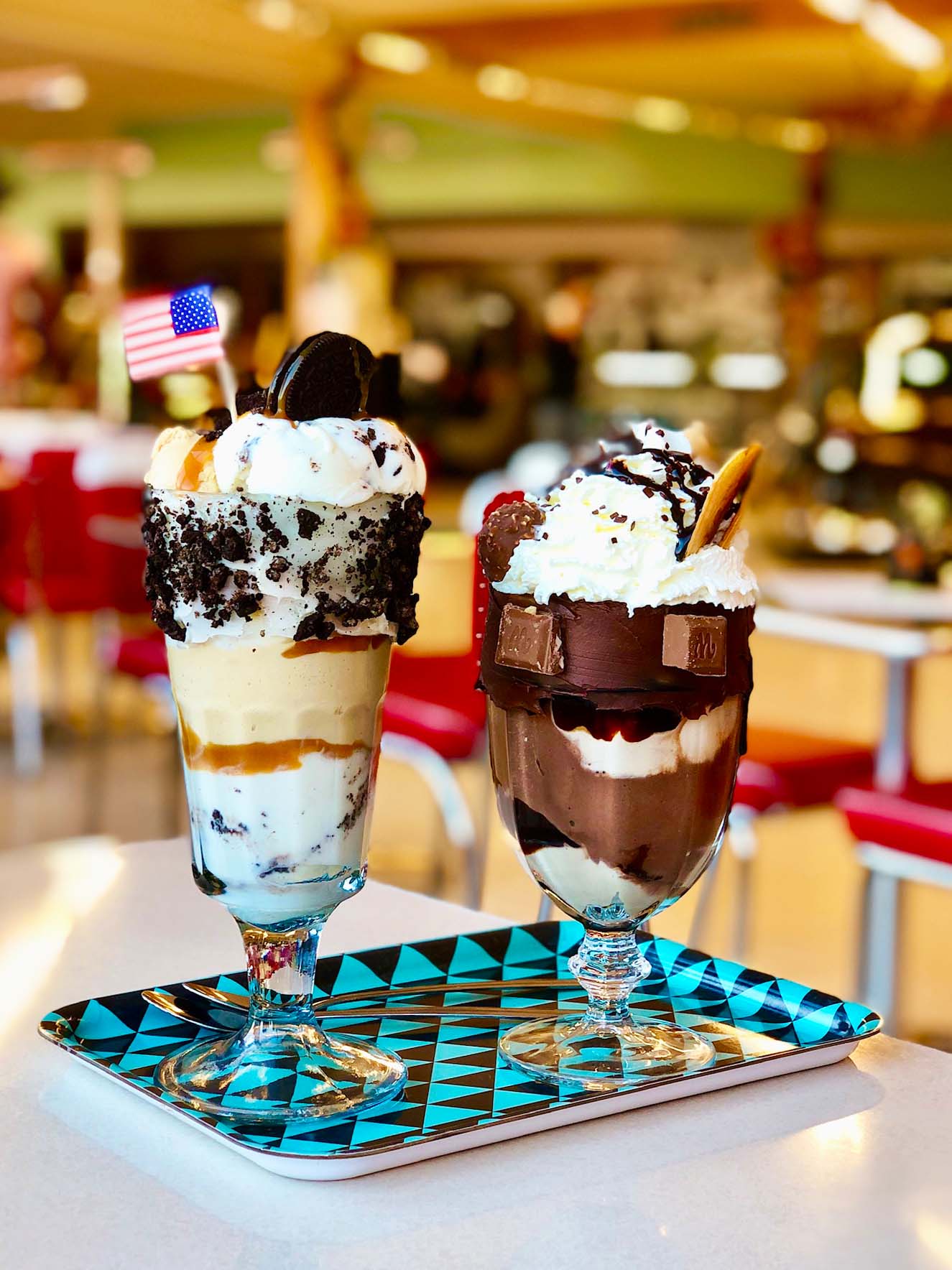 Fest hela helgen - glass på Mel's garage