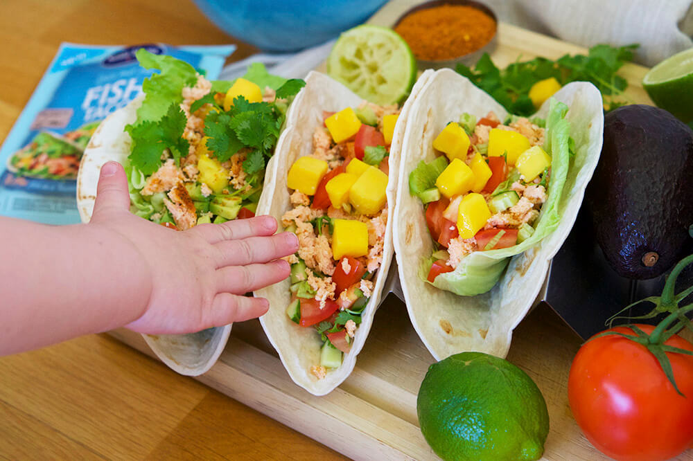 Fish Taco lax koriander mango och avokado