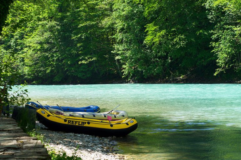 Forsränning med Pineberry i Montenegro