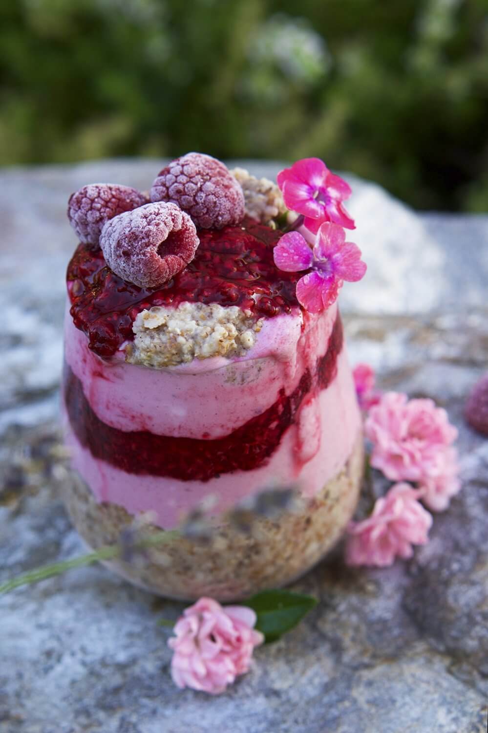 En frukost-trifle som är en hallondröm
