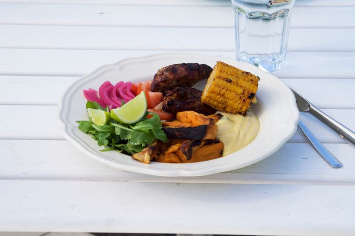 Grillad kyckling med tillbehör