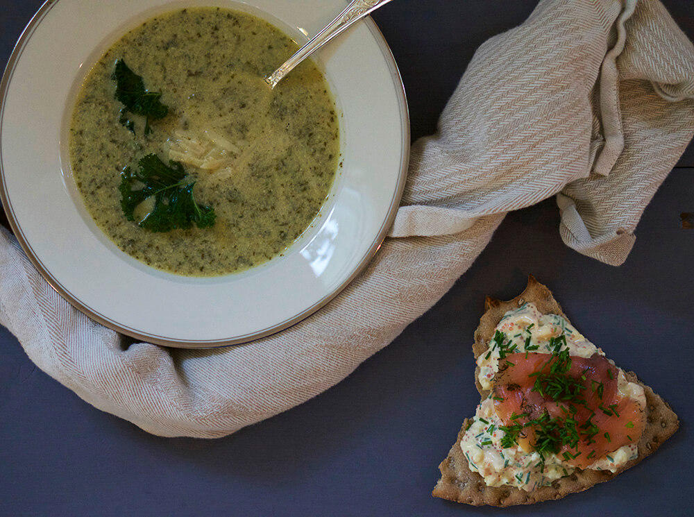 Grönkålssoppa och knäckemacka