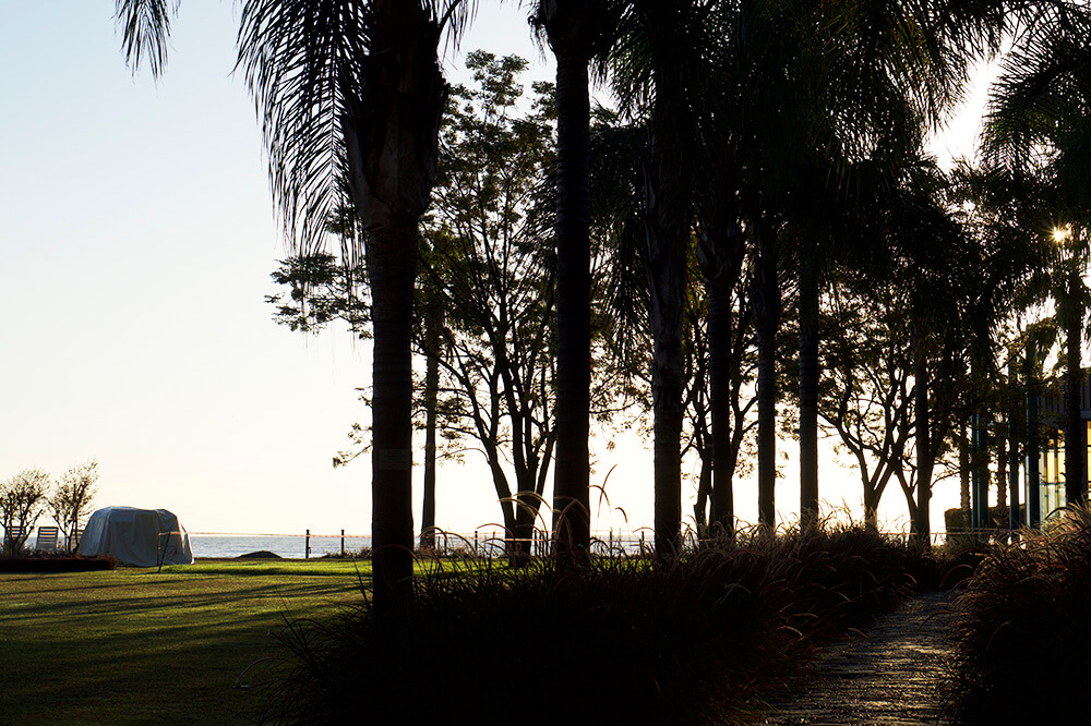 Morgonpromenad på hotellet i Kemer, Turkiet