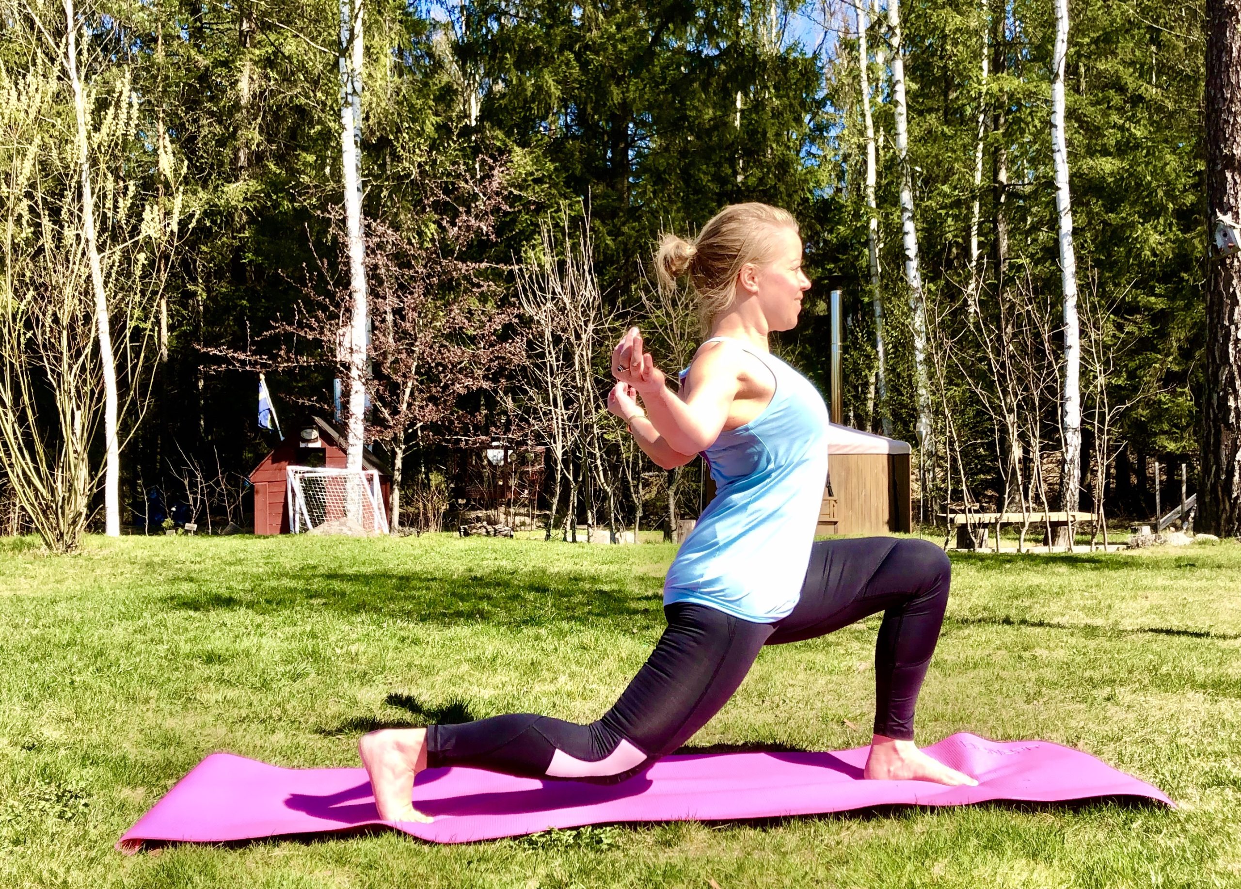 yoga i trädgården