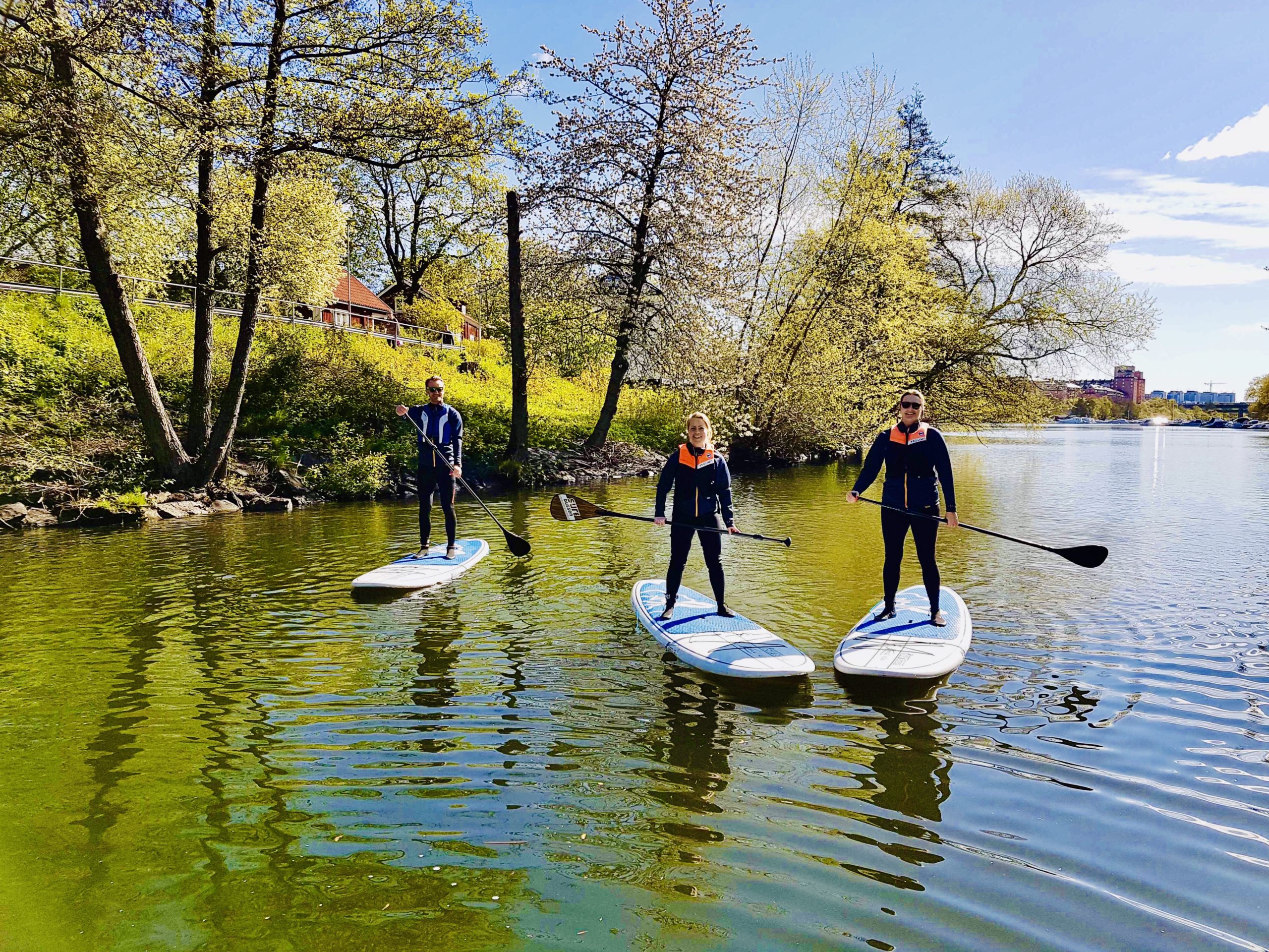 SUP med Surfbussen och Pineberry
