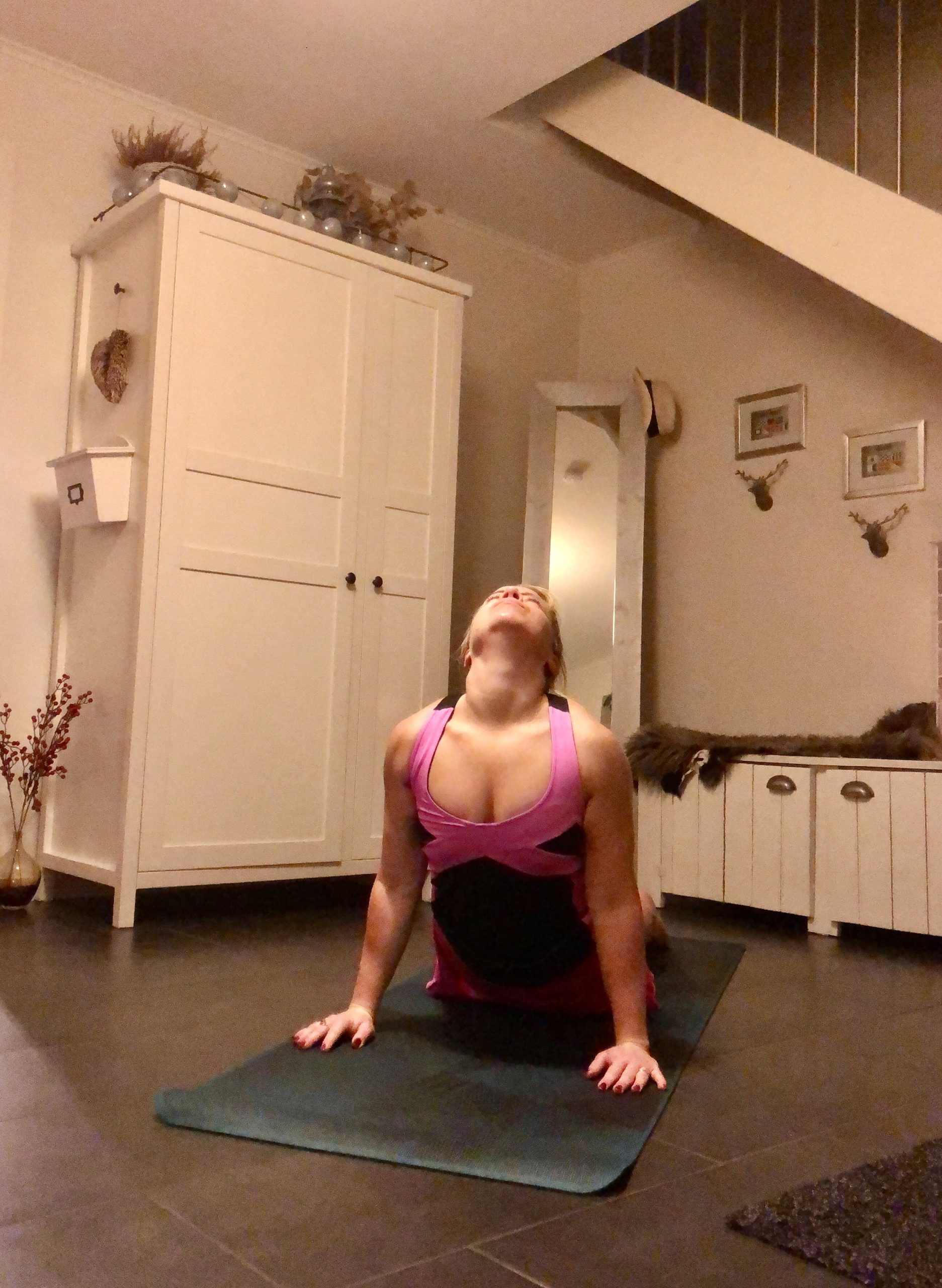 hemmaträning med yoga