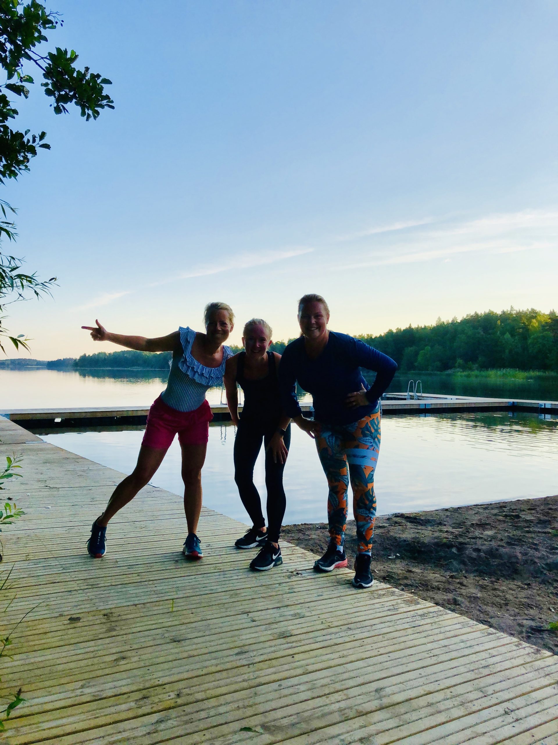 Löpning och bad med vänner