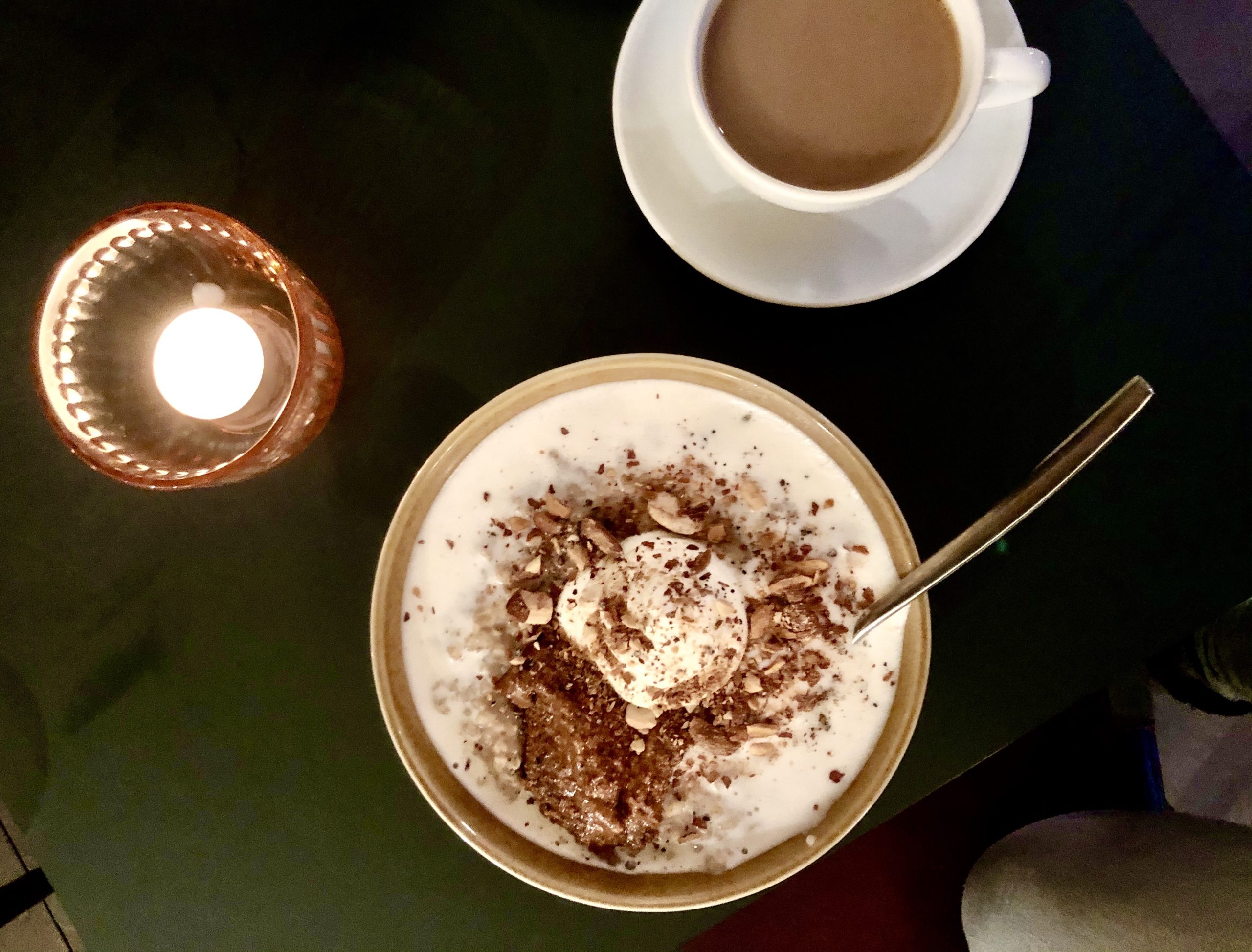 Frukost gröten Semla på Pom & Flora