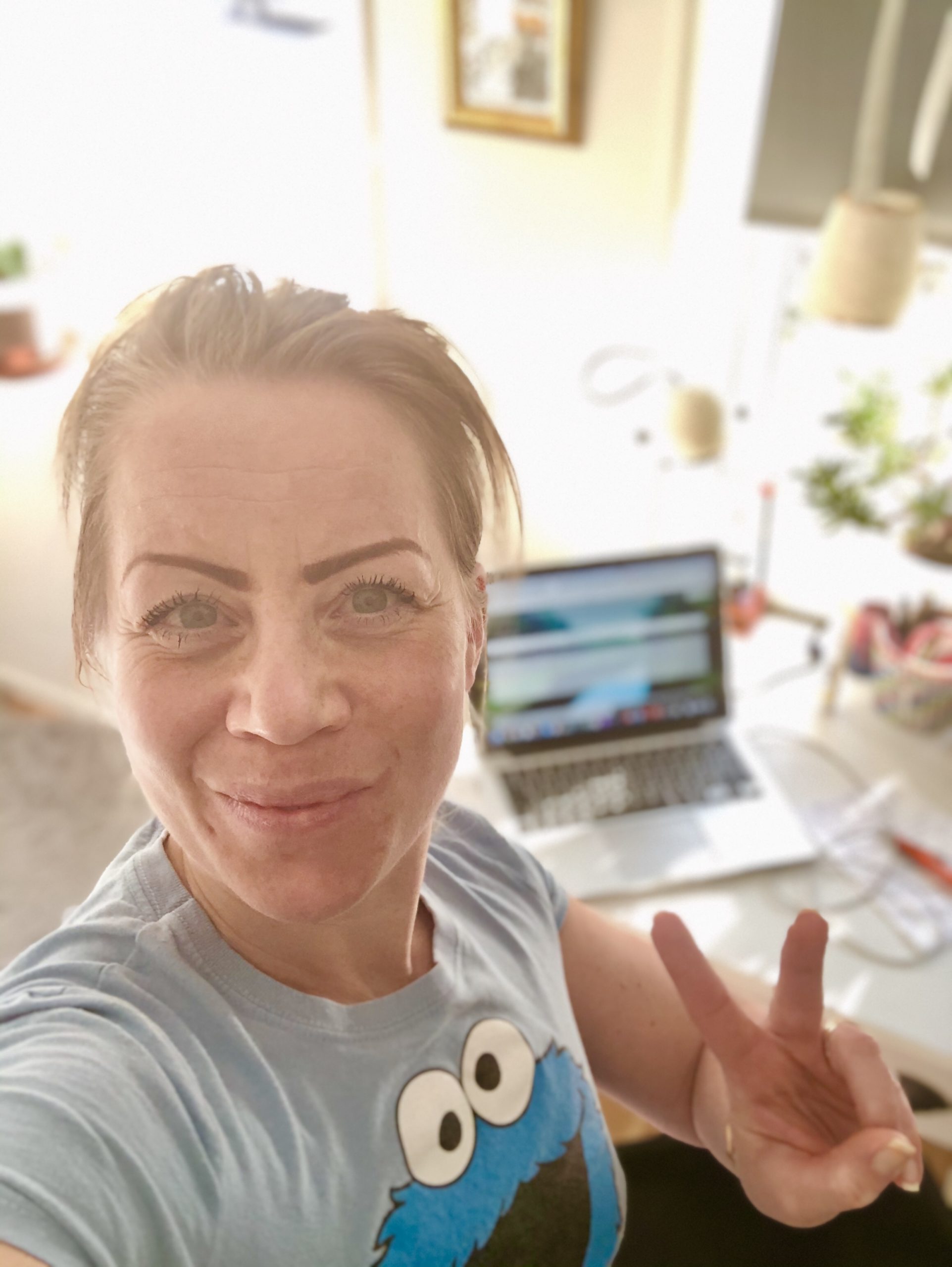 Utmaning i armhävningar med kollegorna