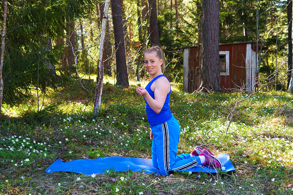 styrketräning i skogen