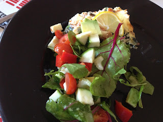 laxpaj-med-sallad - En härlig eftermiddag