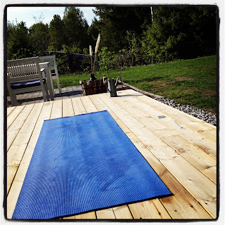 min-yogastudio - Solen och sommaren ger mig mer träningslust