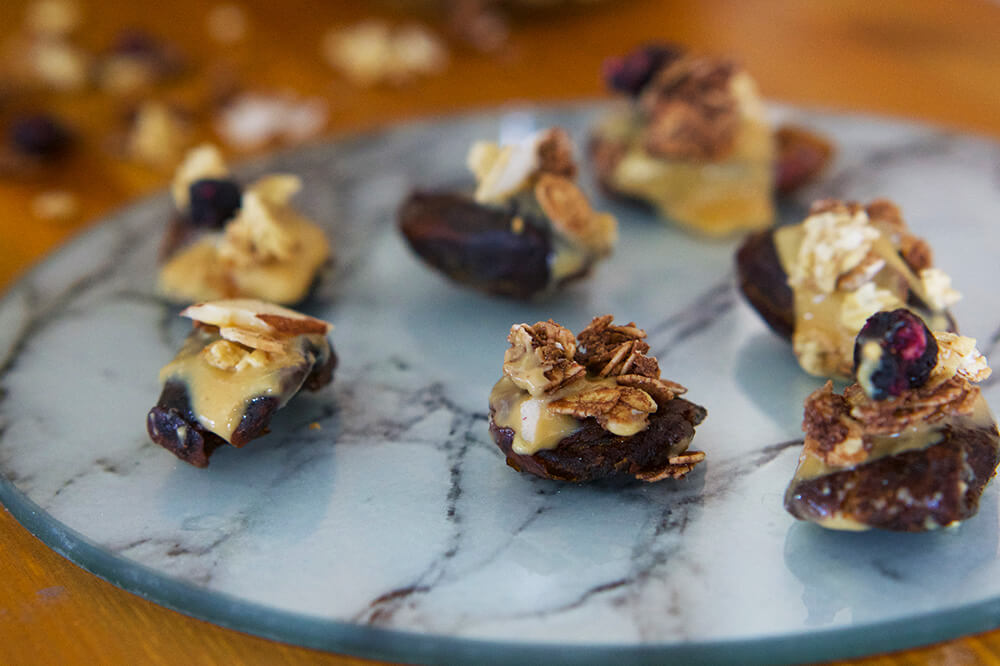 nyttigt-jordnotssnacks-med-granola-1 - Nyttigt jordnötssnacks
