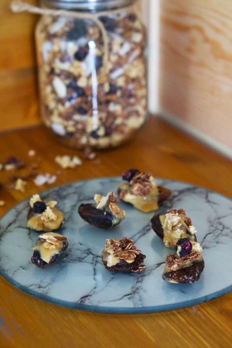 nyttigt-jordnotssnacks-med-granola-2 - Nyttigt jordnötssnacks