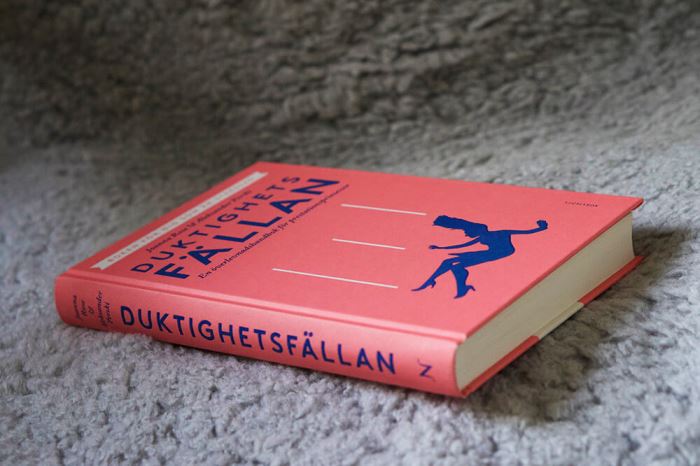 Duktighetsfällan, bok