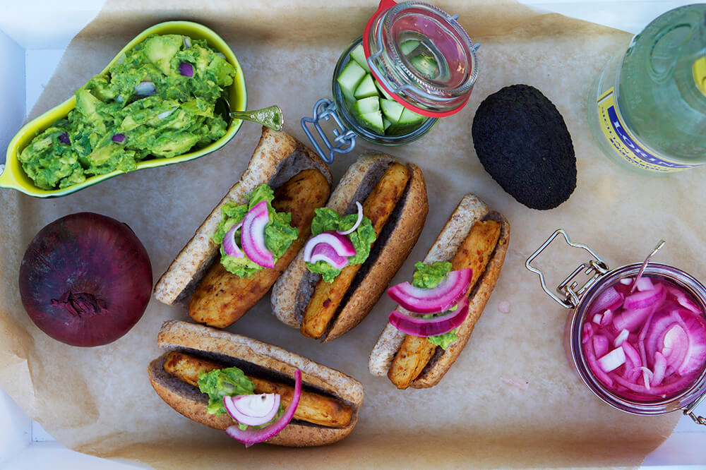 Vegetariskt grilltips - Grillade quorn filéer i korvbröd