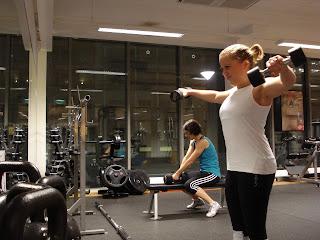 styrketraning-inne-2 - Bland drivor, yra och hantlar