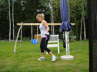 styrketraning-rygg-och-biceps-bicepscurls-1 - Få och många repetitioner