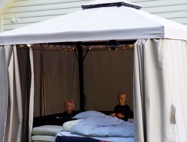 talta-i-tradgarden-1-1