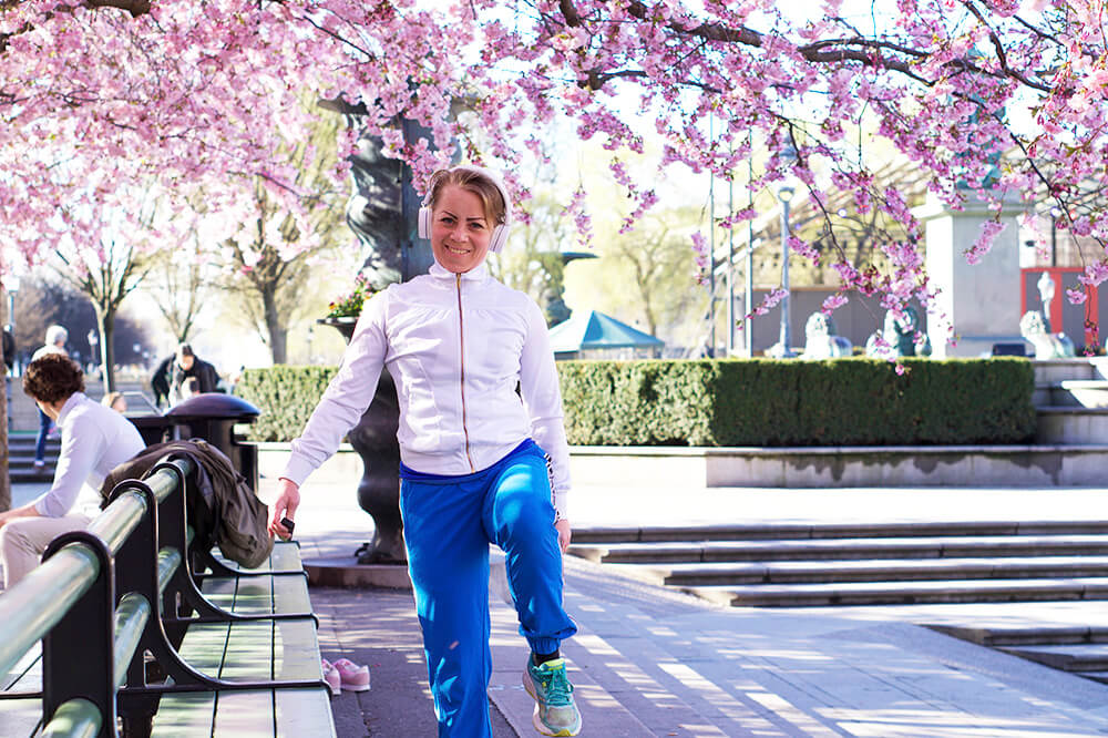 Karins träningspass under körsbärsträden i Kungsträdgården