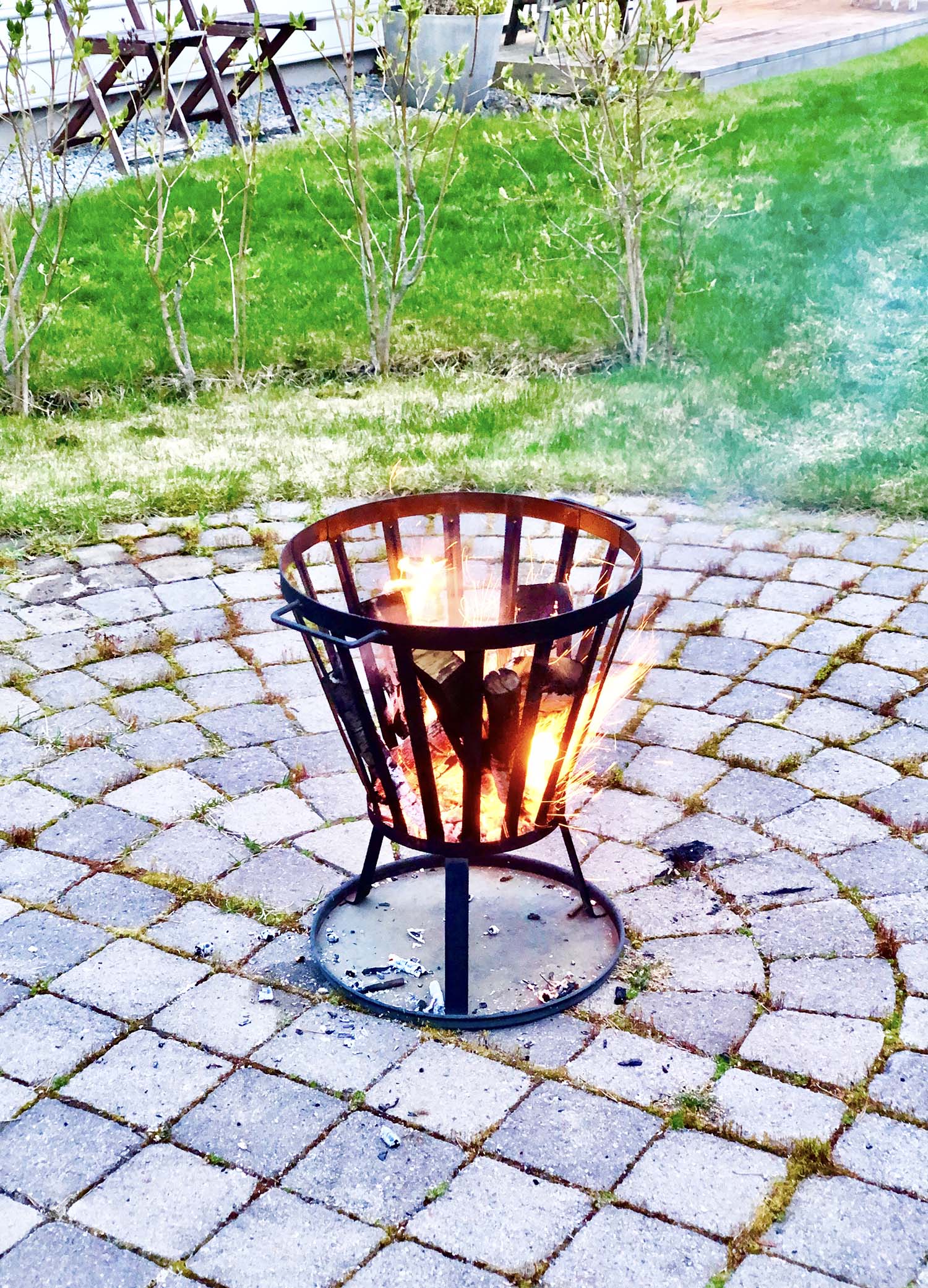 Eld i eldkorg på Valborgsmässoafton