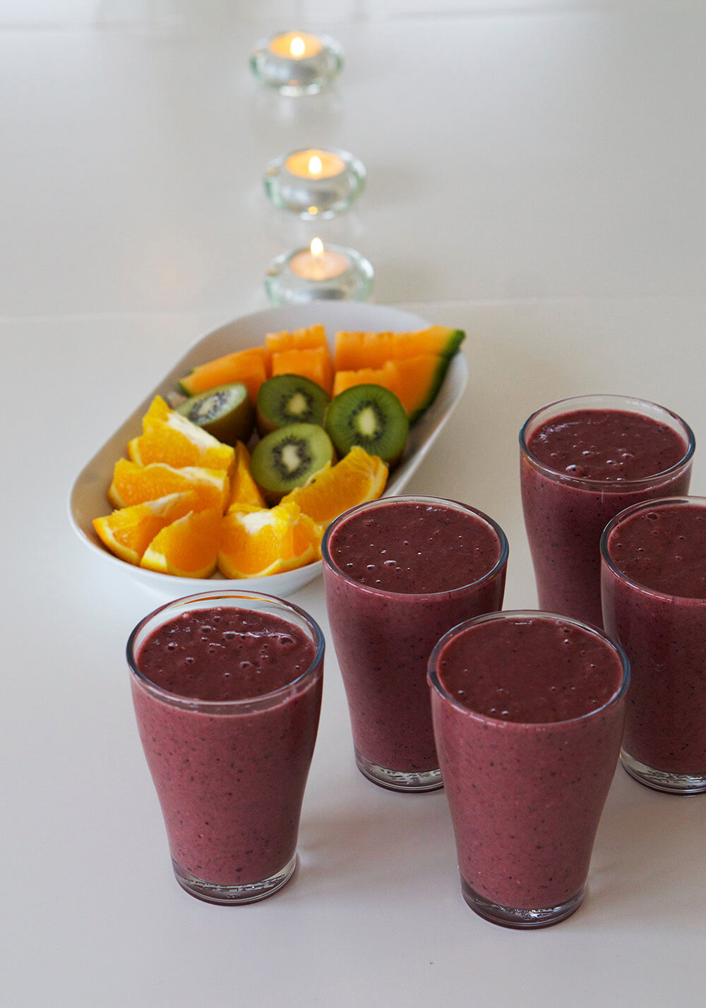 Yoga Island - smoothie och frukt