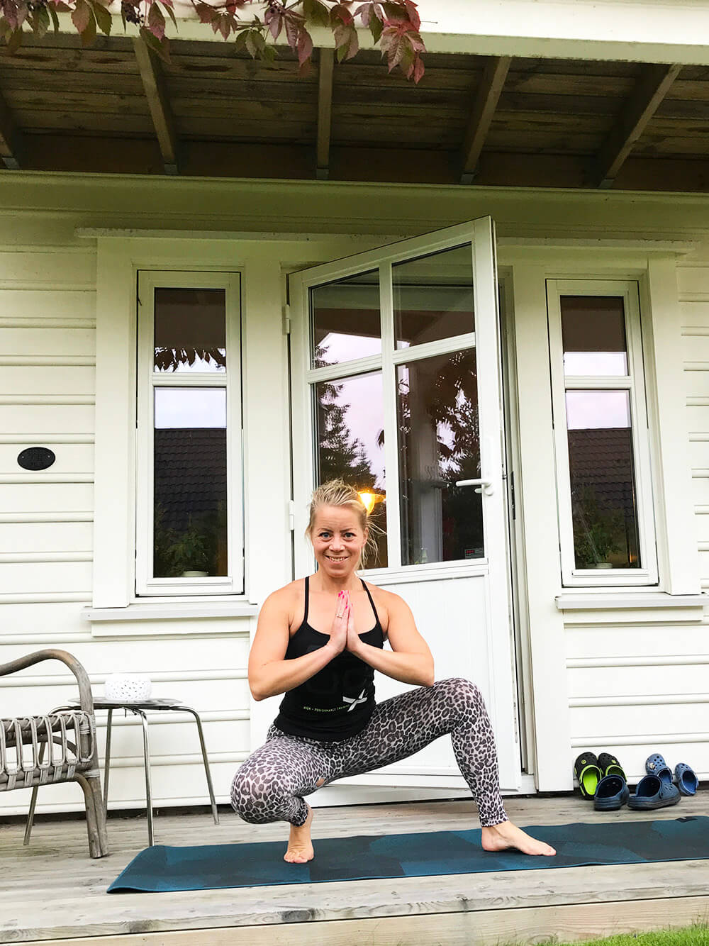 Yoga på altanen