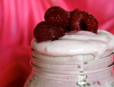 Chiapudding-med-jordgubbs-och-hallonyoghurt-3-e1442160419355