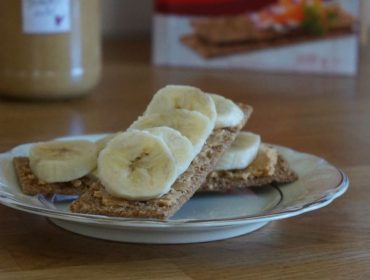finn-crisp-med-banan-och-jordnotssmor-3
