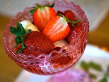 grekisk-yoghurt-jordgubbar-e1458761799677