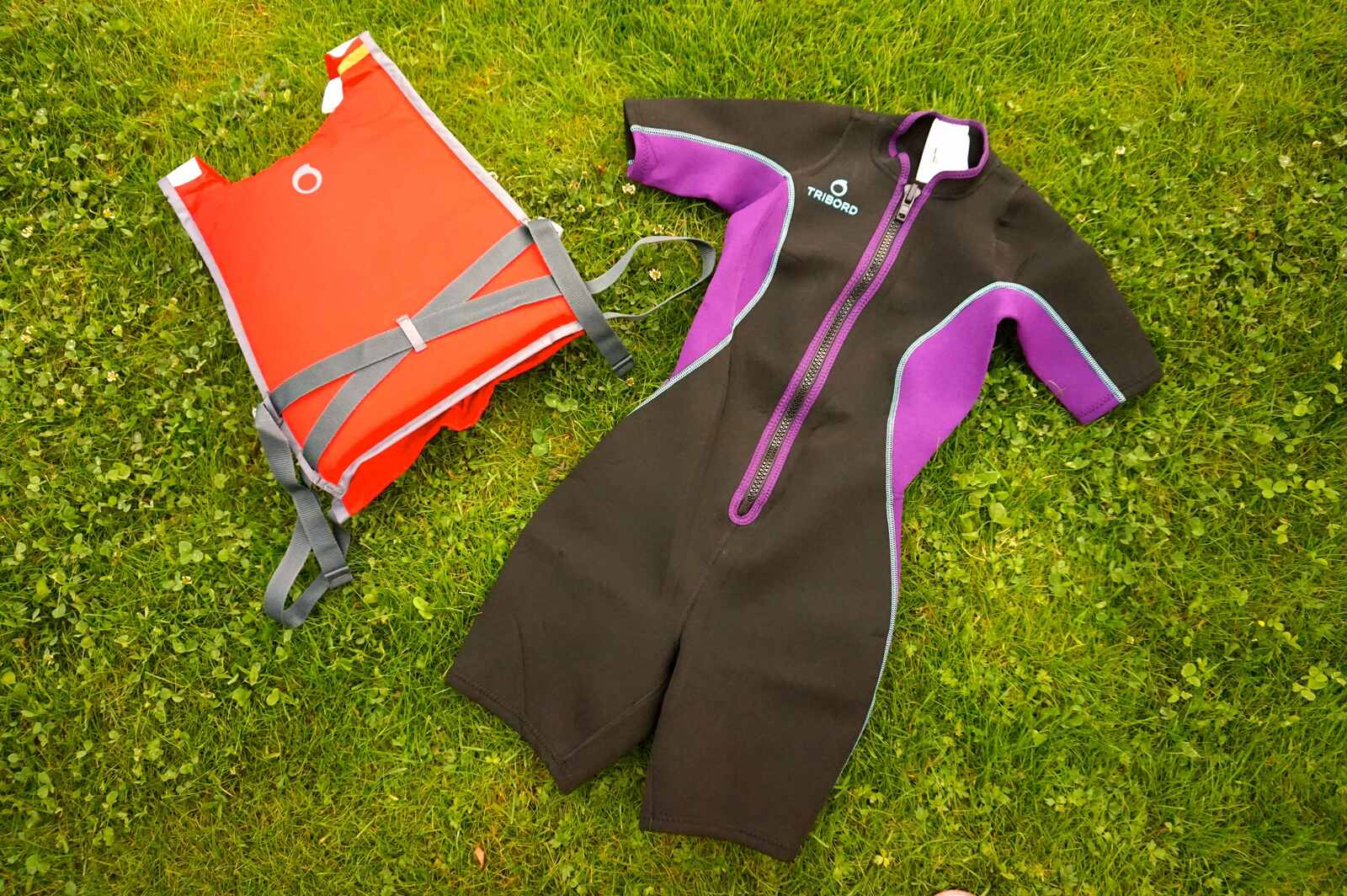 decathlon våtdräkt och flytväst