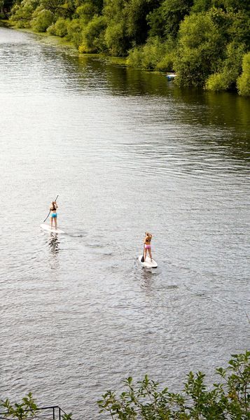 Paddelbräda på Floden