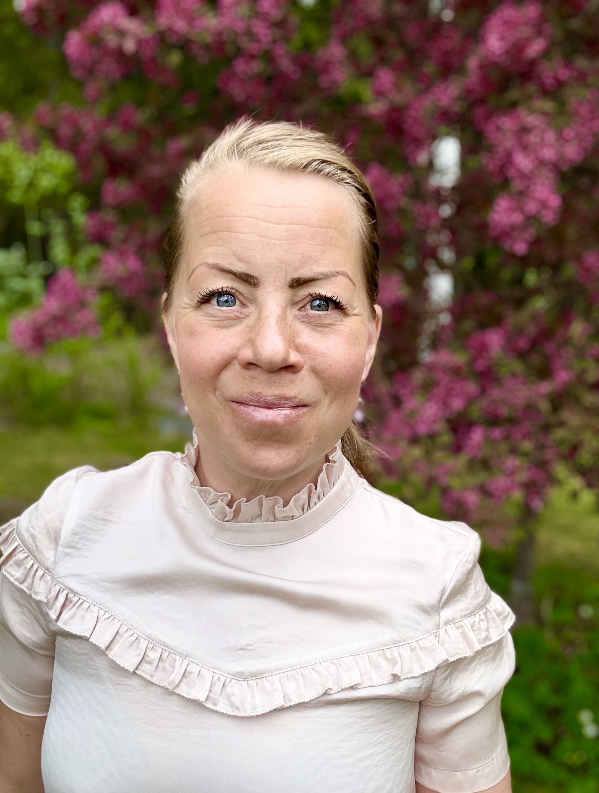 Karin Axelsson vid purpurapel på morsdag