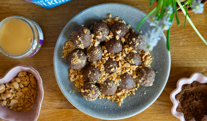 Proteinrika snickersbollar