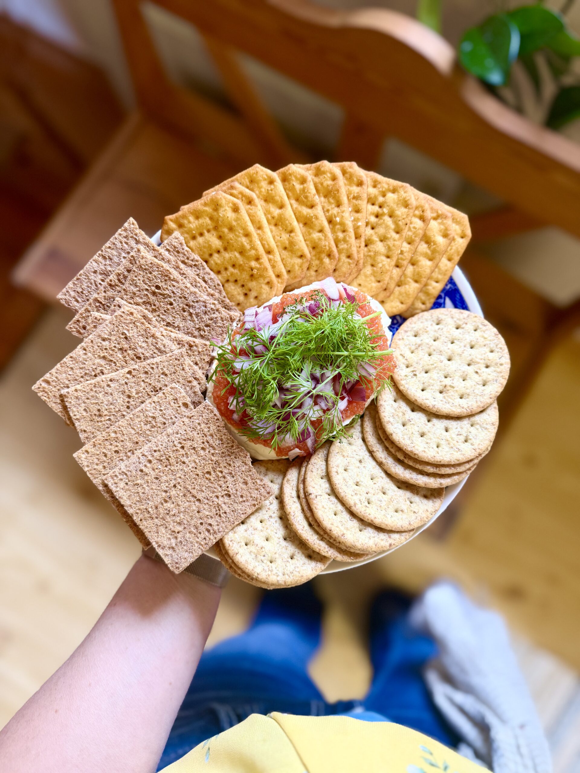 Färskostbakelse och kex