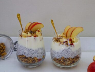 Trifle med granola och äpple